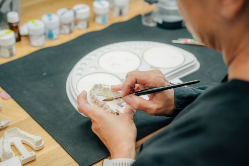 nahaufnahme zahnarbeit